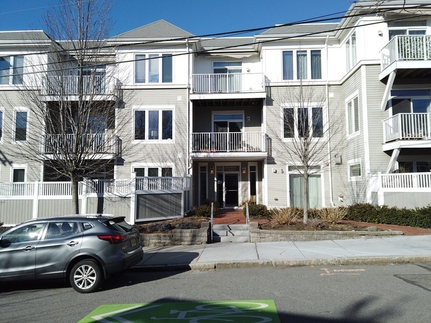 113 Richdale Ave unit 22, Cambridge, MA 02140 - photo 1