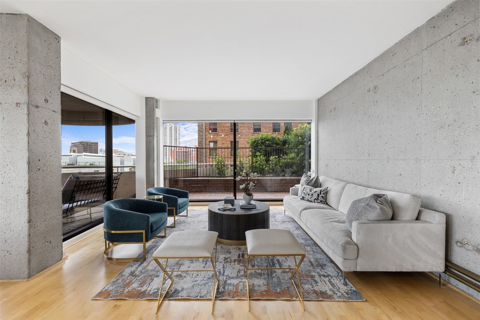 Welcome to 5000 Montrose, unit 6F!