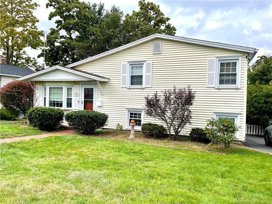 112 Mount Carmel Ave, Waterbury, CT 06708 - photo 1