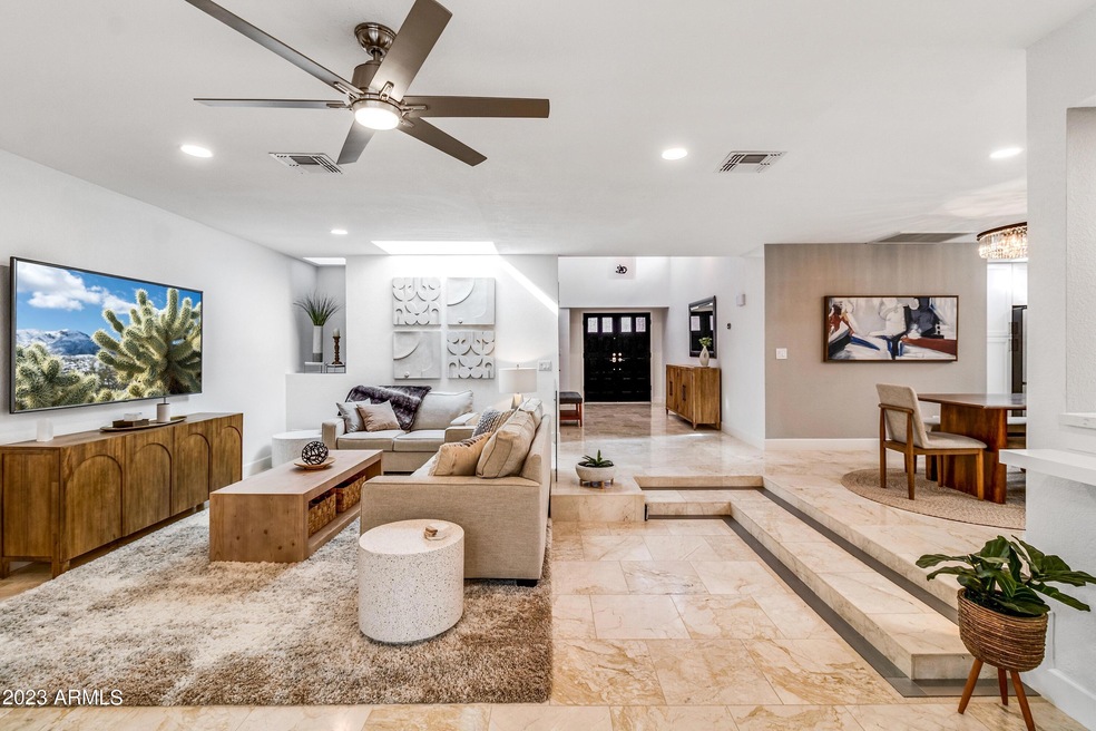 7721 N Via De Fonda