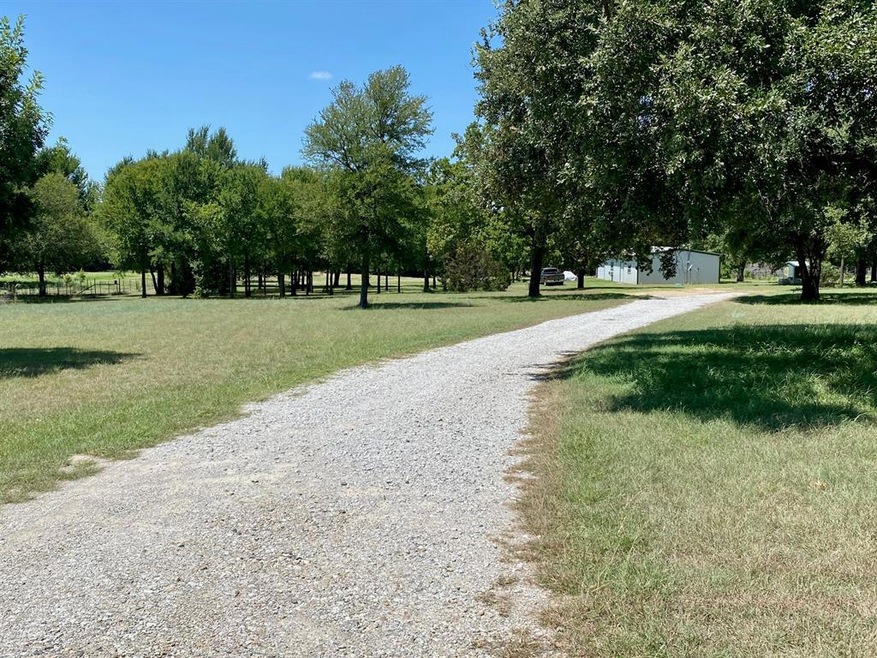 253 Finney Dr, Weatherford, TX 76085 - photo 1