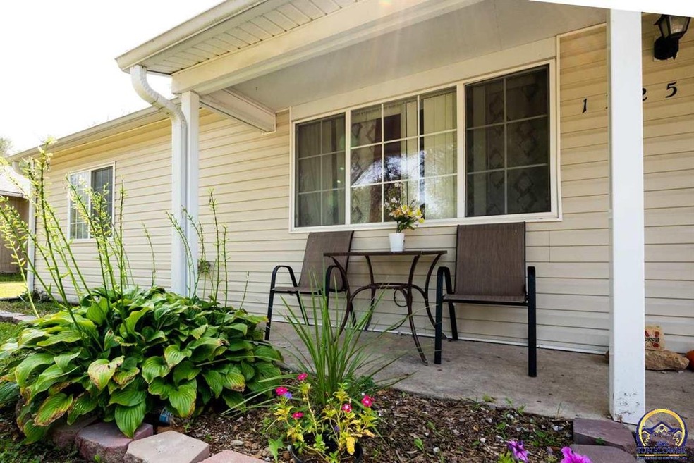 1325 SW Armagh St, Topeka, KS 66611 - photo 1