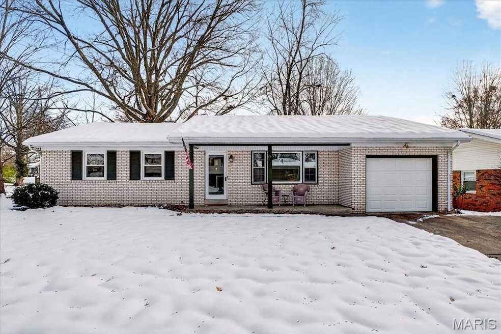 15 Biscayne Dr, Edwardsville, IL 62025 - photo 1