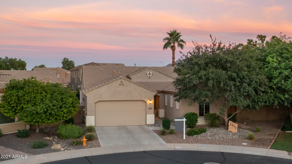 4897 E Hazeltine Ct-3