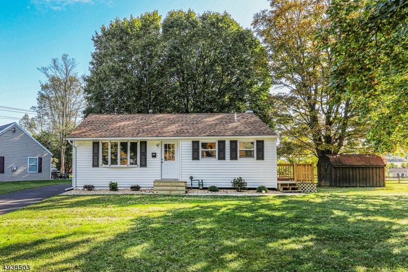 231 Riverview Rd, Phillipsburg, NJ 08865 - photo 1