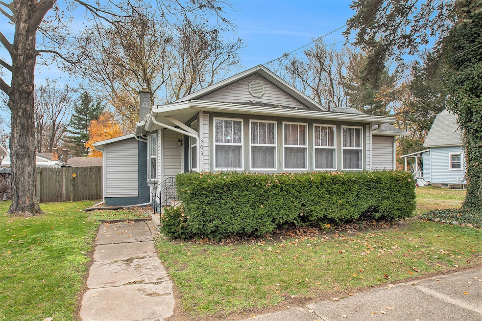 303 Jones St, Dowagiac, MI 49047 - photo 1