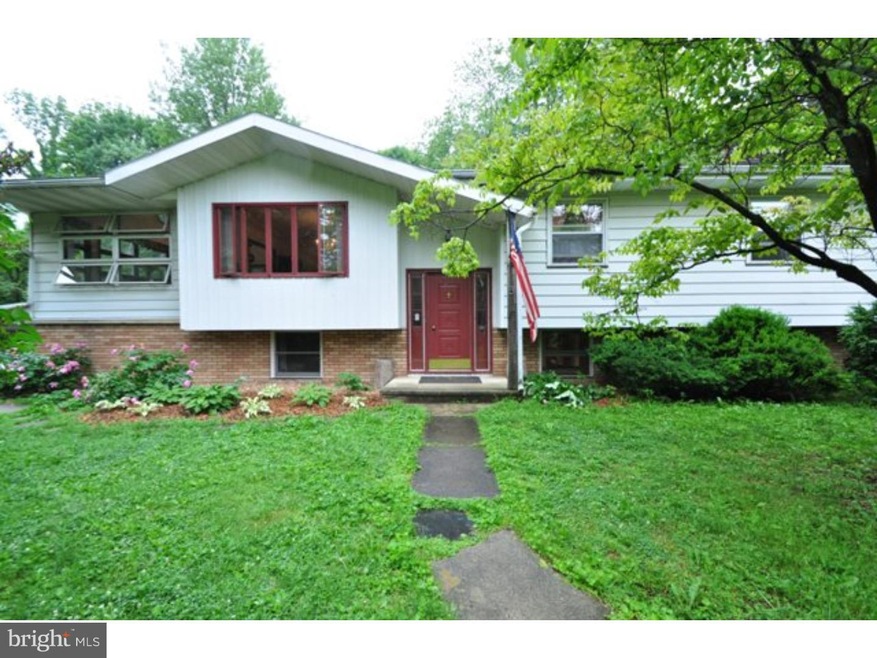 2483 Community Dr, Bath, PA 18014 - photo 1