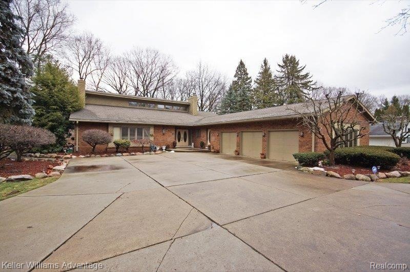Exterior 1.jpg.JPG
