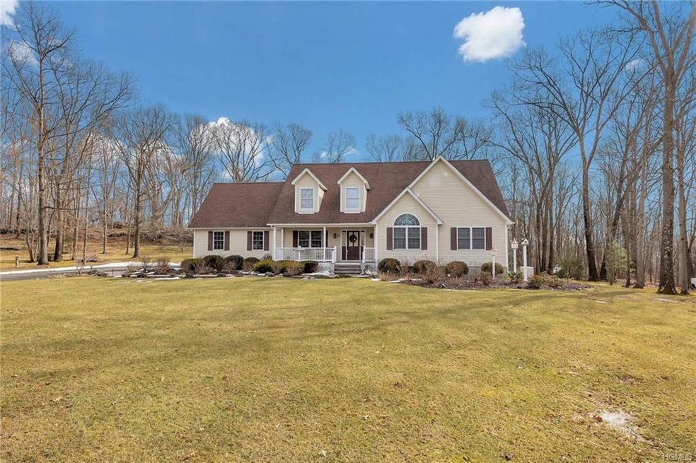 8 Arrowhead Ct, Newburgh, NY 12550 - photo 1