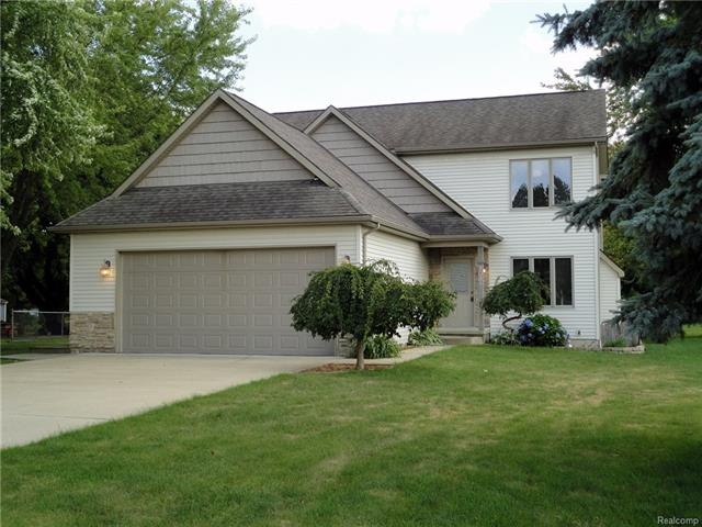 7081 Wade St, Waterford, MI 48327 - photo 1