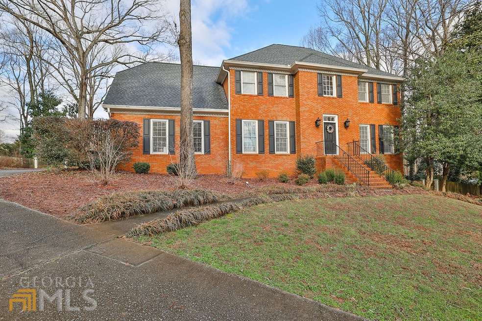 460 Saddlebrook Dr, Roswell, GA 30075 - photo 1