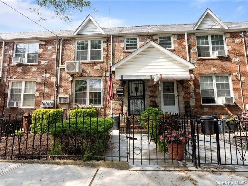 132-22 89th St, Ozone Park, NY 11417 - photo 1