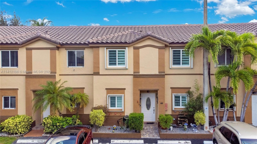 8368 SW 152nd Ave unit 44, Miami, FL 33193 - photo 1