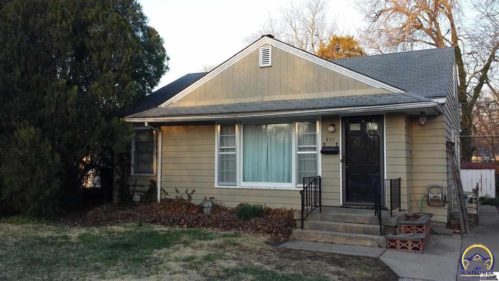 857 SW Webster Ave, Topeka, KS 66606 - photo 1