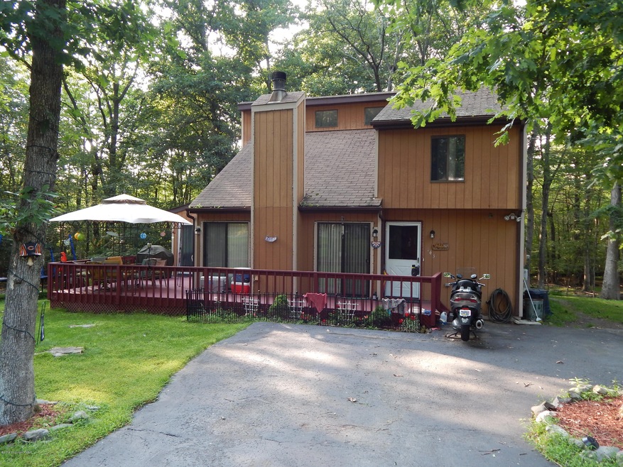 4226 Woodacres Dr, East Stroudsburg, PA 18301 - photo 1