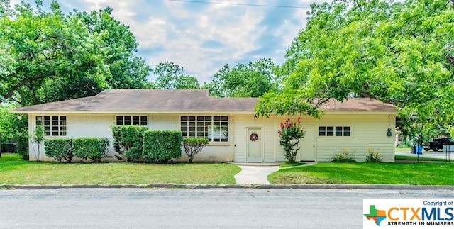 816 Bruns St, Seguin, TX 78155 - photo 1