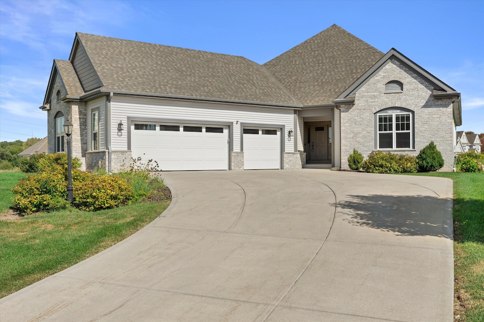 W195N5814 Deer Park Ct, Menomonee Falls, WI 53051 - photo 1