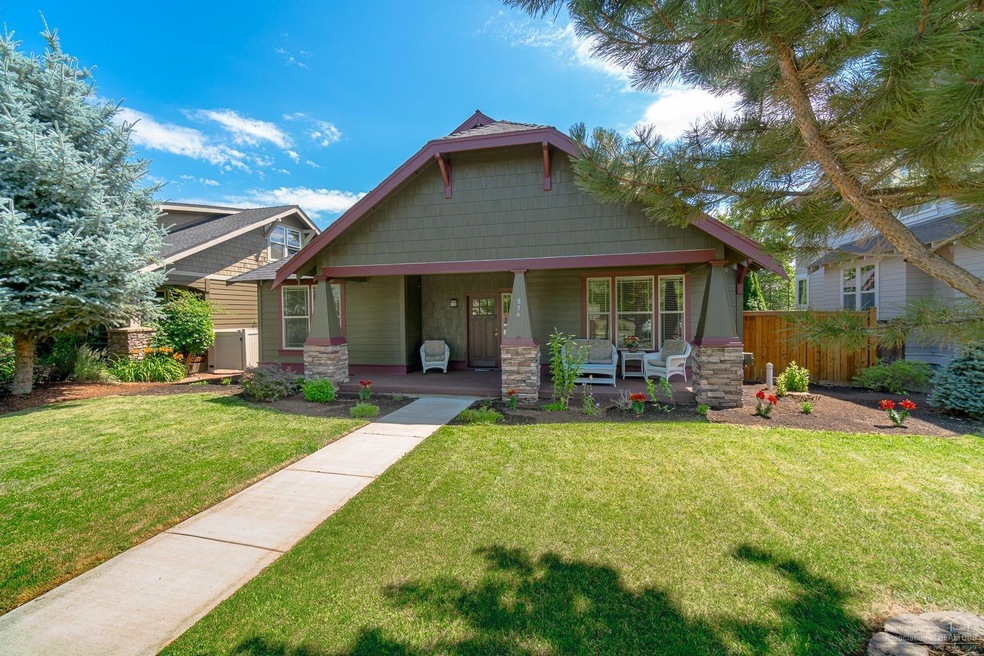 856 NW 15th St, Redmond, OR 97756 - photo 1