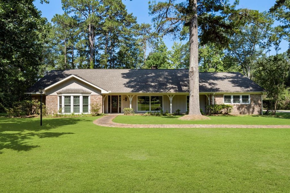 505 Westover Dr, McComb, MS 39648 - photo 1