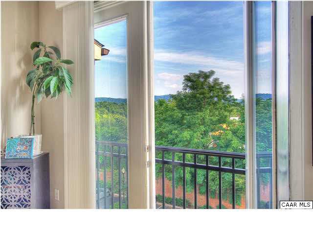 City convenience PLUS gorgeous mountain views all 