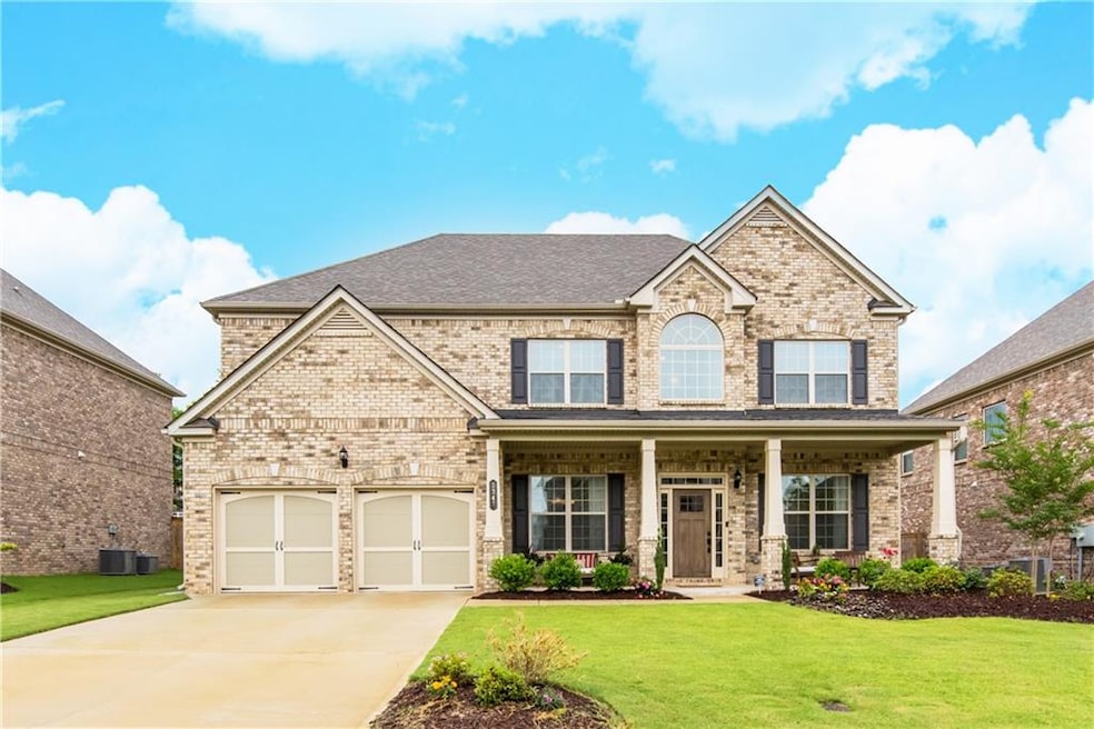 4-Sides Brick Traditional with Gorgeous Curb Appea