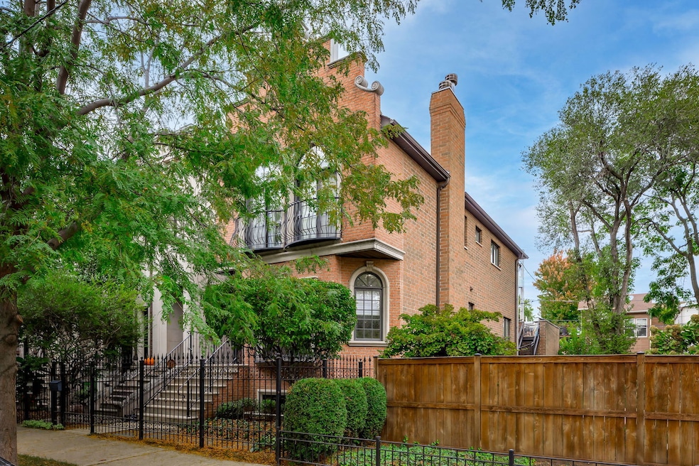 Pending $1,390,000 • Co-Listing Agent