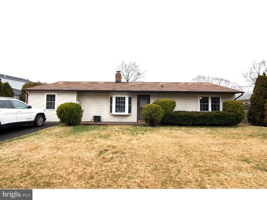 43 Yellowood Dr, Levittown, PA 19057 - photo 1