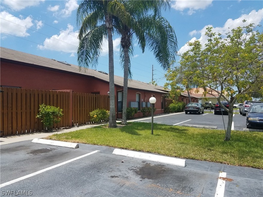 822 SW 47th Terrace unit 112, Cape Coral, FL 33914 - photo 1