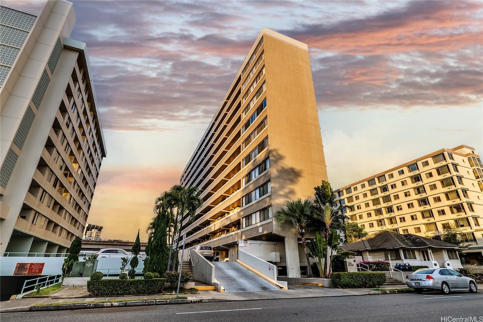 1134 Kinau St unit 801, Honolulu, HI 96814 - photo 1