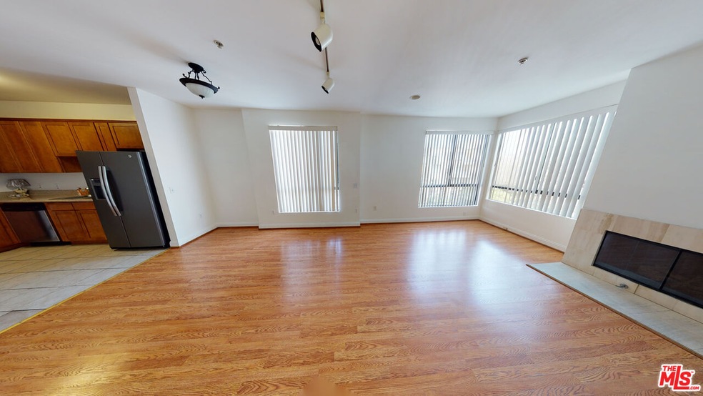 Sold $462,000