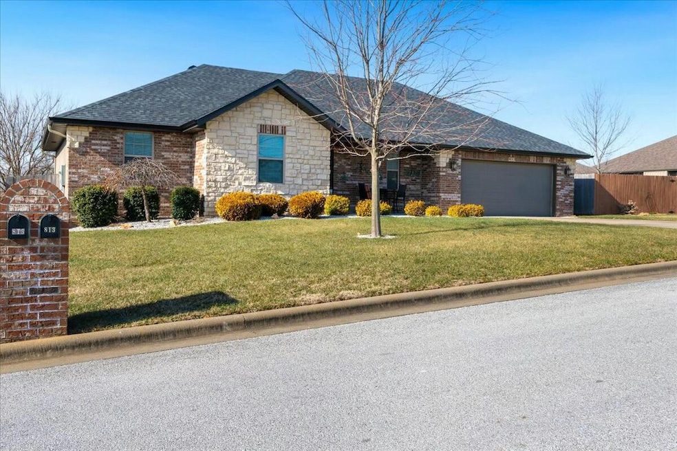 813 S Eastridge, Nixa, MO 65714 - photo 1