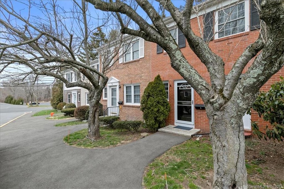 8 Salem Walk unit 8, Milford, CT 06460 - photo 1