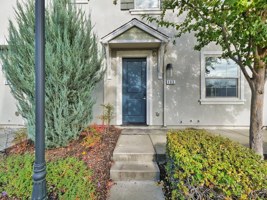 493 Tailoff Ln, Sacramento, CA 95818 - photo 1