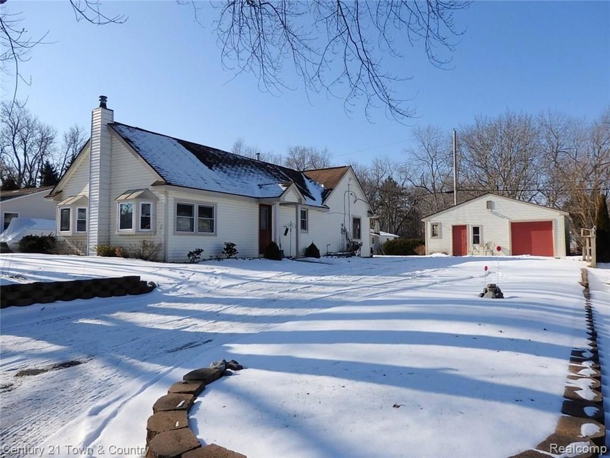 4480 Bethune Ct, West Bloomfield, MI 48323 - photo 1