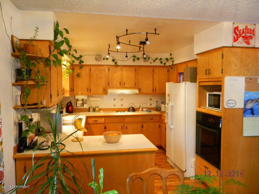 5240 E 42nd Ave, Anchorage, AK 99508 - photo 1