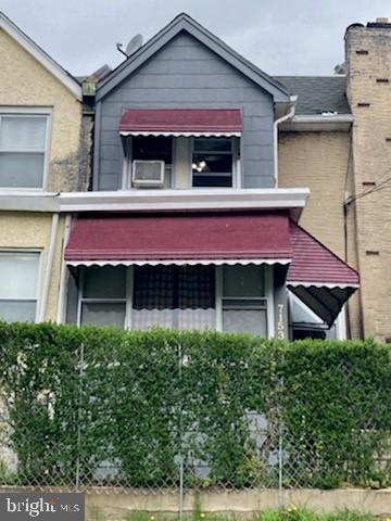 7153 Clover Ln, Upper Darby, PA 19082 - photo 1