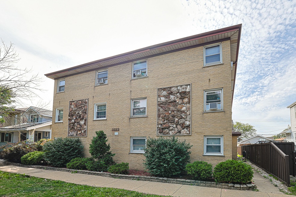2222 N Harlem Ave unit 11, Elmwood Park, IL 60707 - photo 1