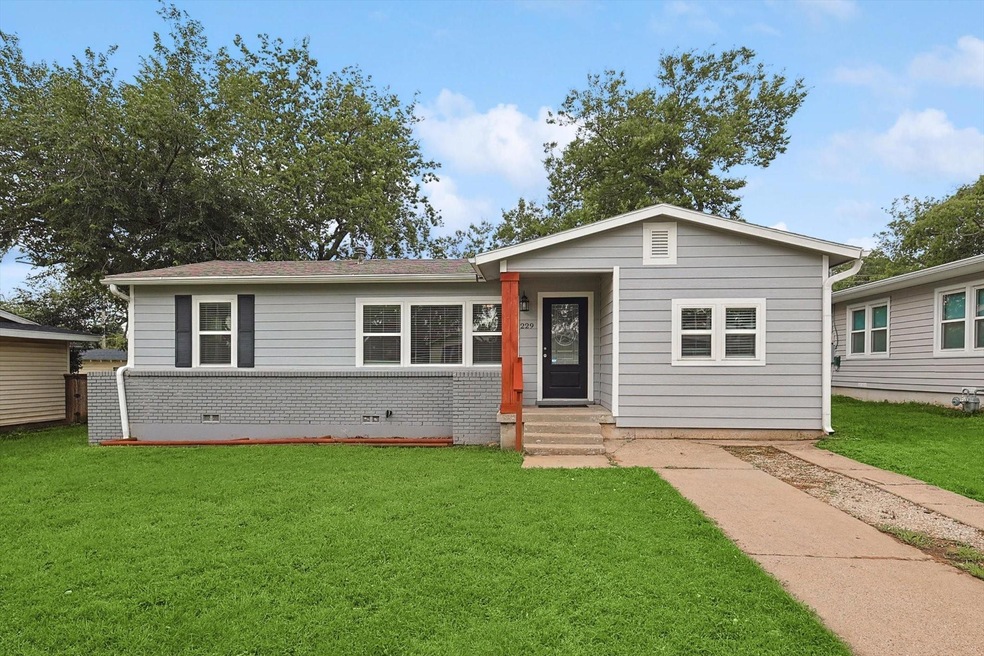 Welcome to 229 W Cedar Street!