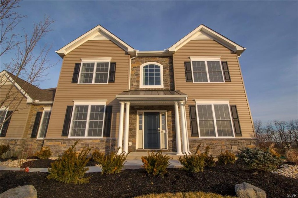 6877 Gwenmawr Rd unit 14, Bethlehem, PA 18017 - photo 1