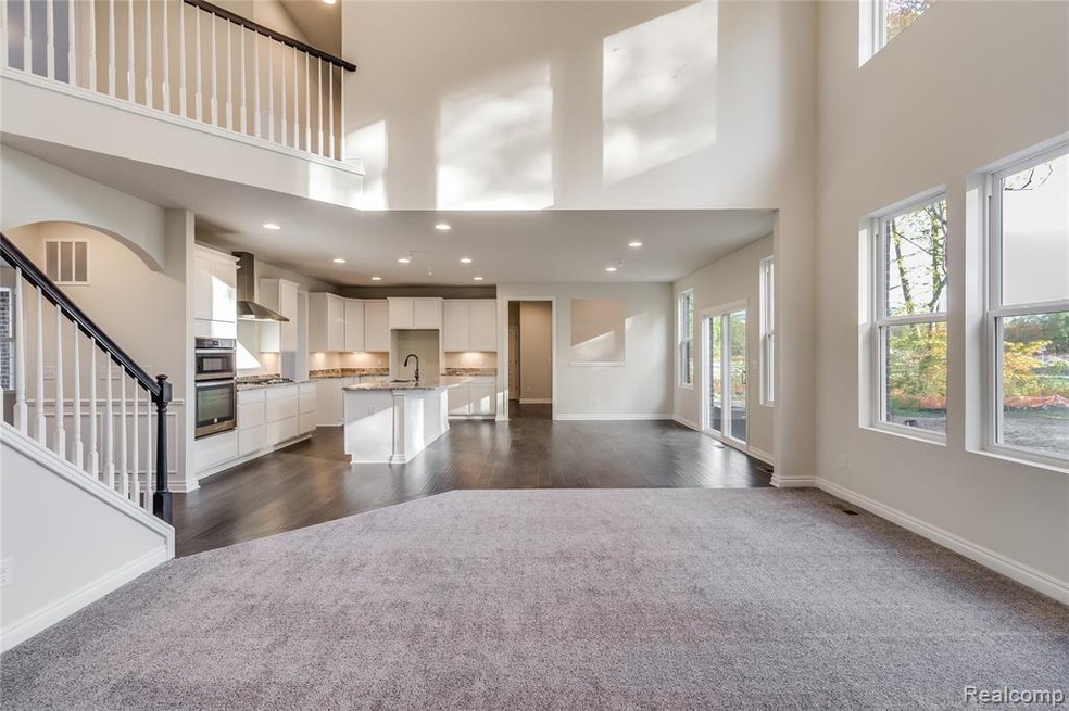 4522 Twin Beach Ct, West Bloomfield, MI 48323 - photo 1