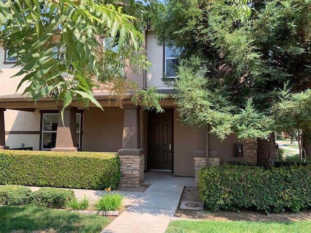 590 Wild Stallion Dr unit 101, Oakdale, CA 95361 - photo 1