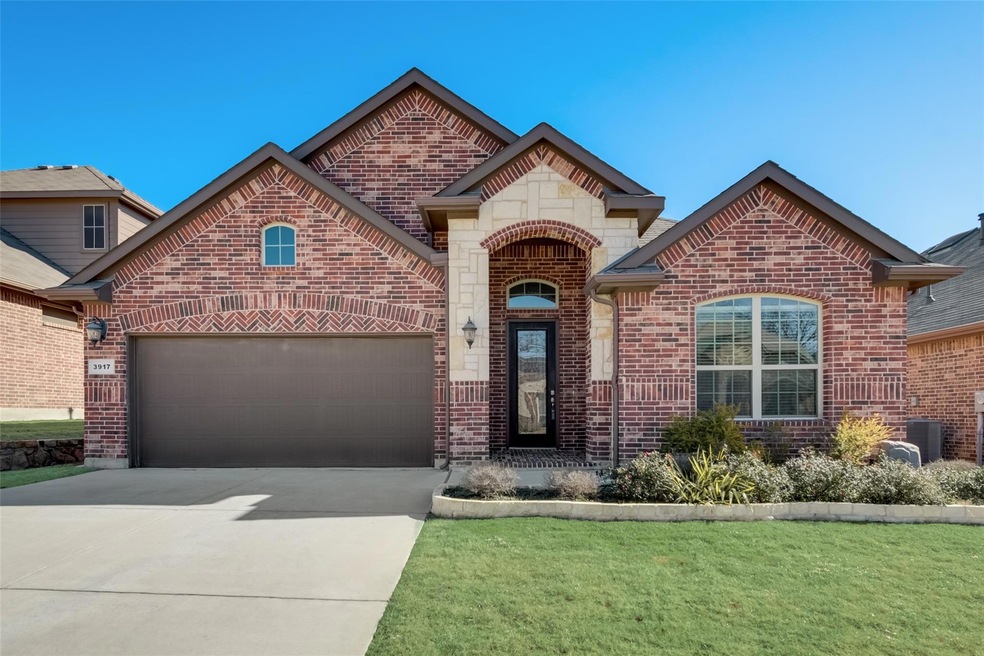 3917 Crosstrees Dr, Lake Dallas, TX 75065 - photo 1