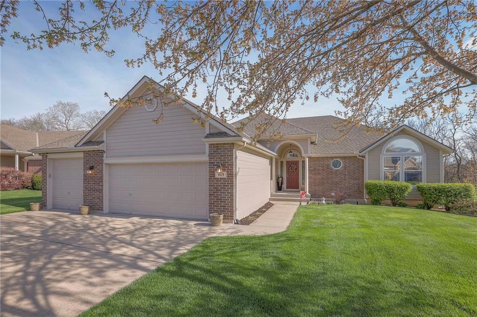 4113 SW Flintrock Dr, Lees Summit, MO 64082 - photo 1