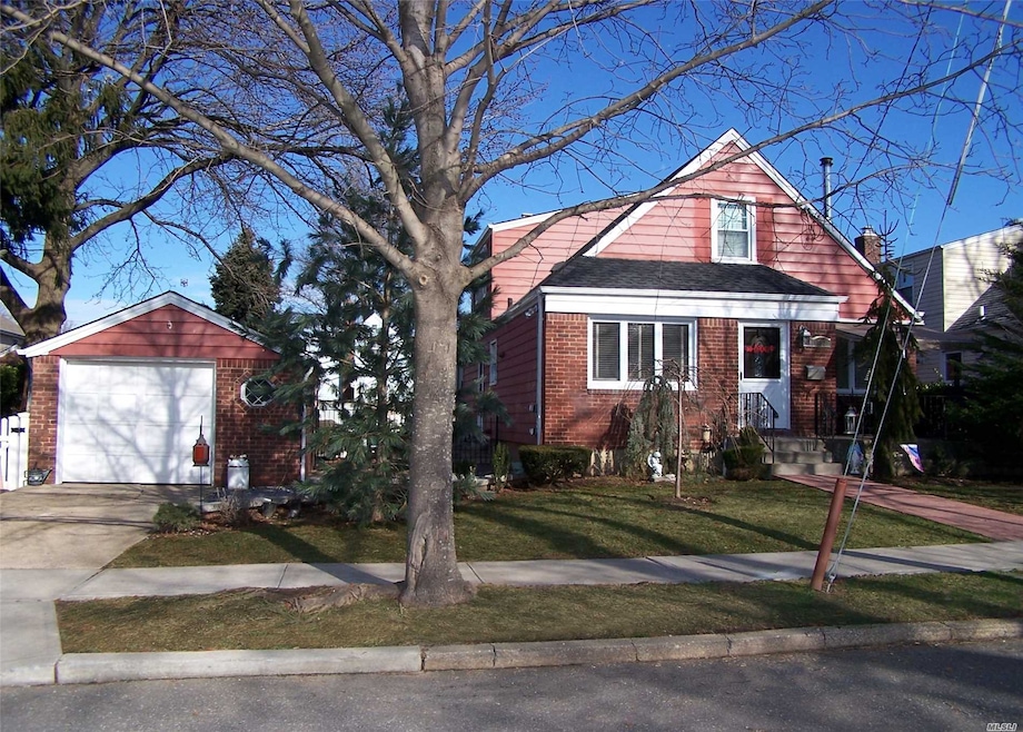 503 8th Ave, New Hyde Park, NY 11040 - photo 1