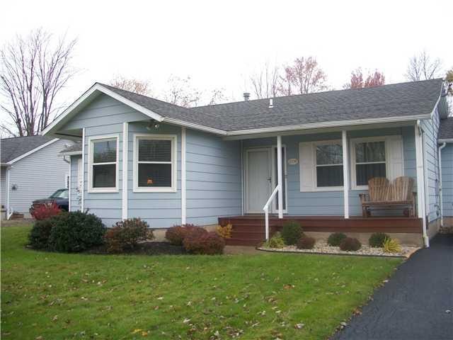 2739 Homeyer Rd, North Tonawanda, NY 14120 - photo 1