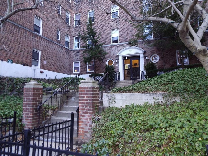 801 Bronx River Rd unit 2F, Bronxville, NY 10708 - photo 1