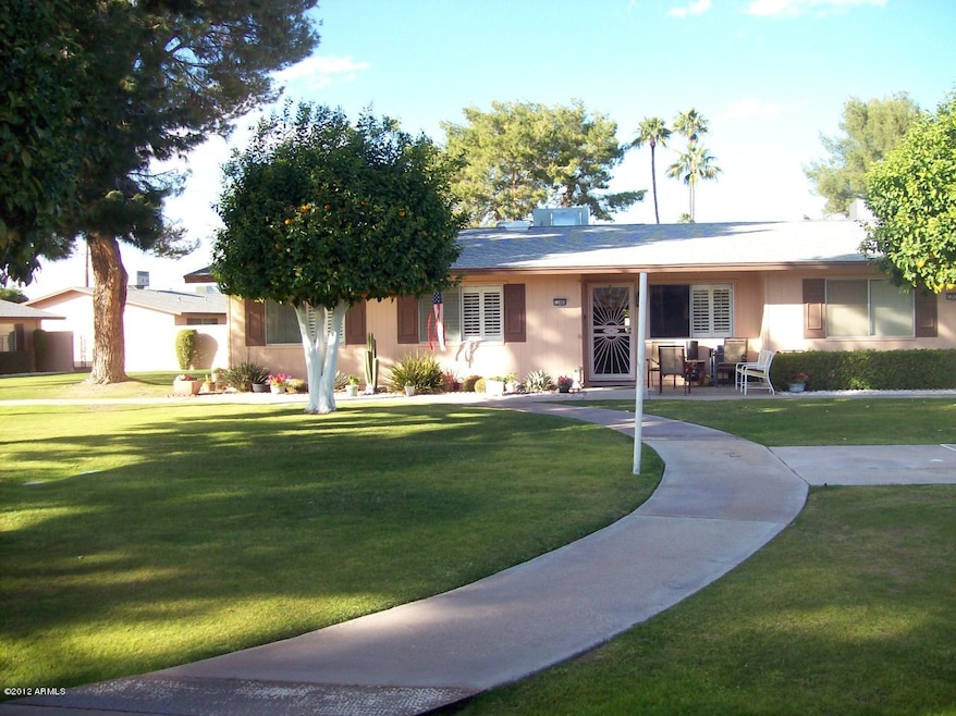 13852 N Newcastle Dr, Sun City, AZ 85351 - photo 1