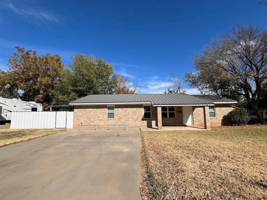 2908 Featherston Ave, Wichita Falls, TX 76308 - photo 1