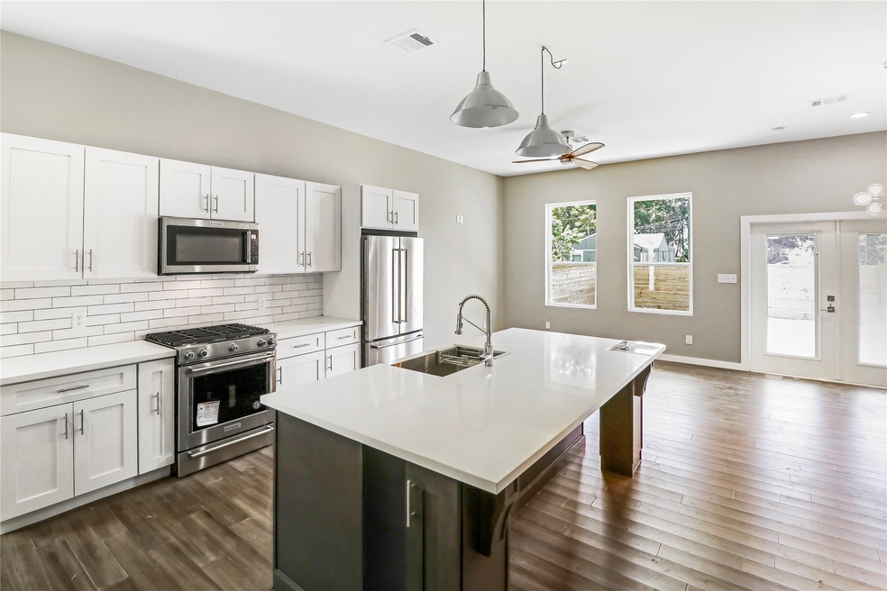 114 E 32nd St unit A, Houston, TX 77018 - photo 1