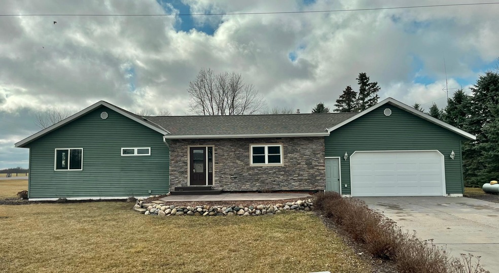 18677 Agate Dr, Sauk Centre, MN 56378 - photo 1